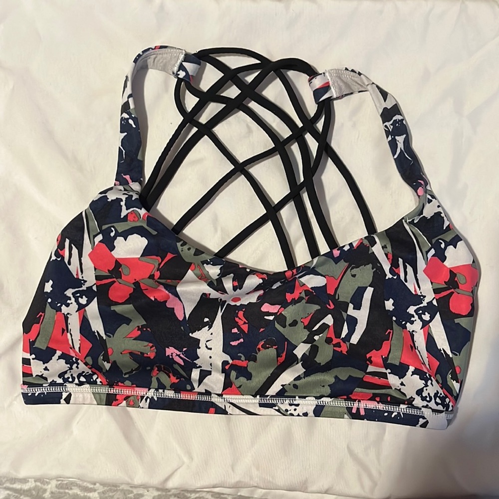 Lululemon sports bra